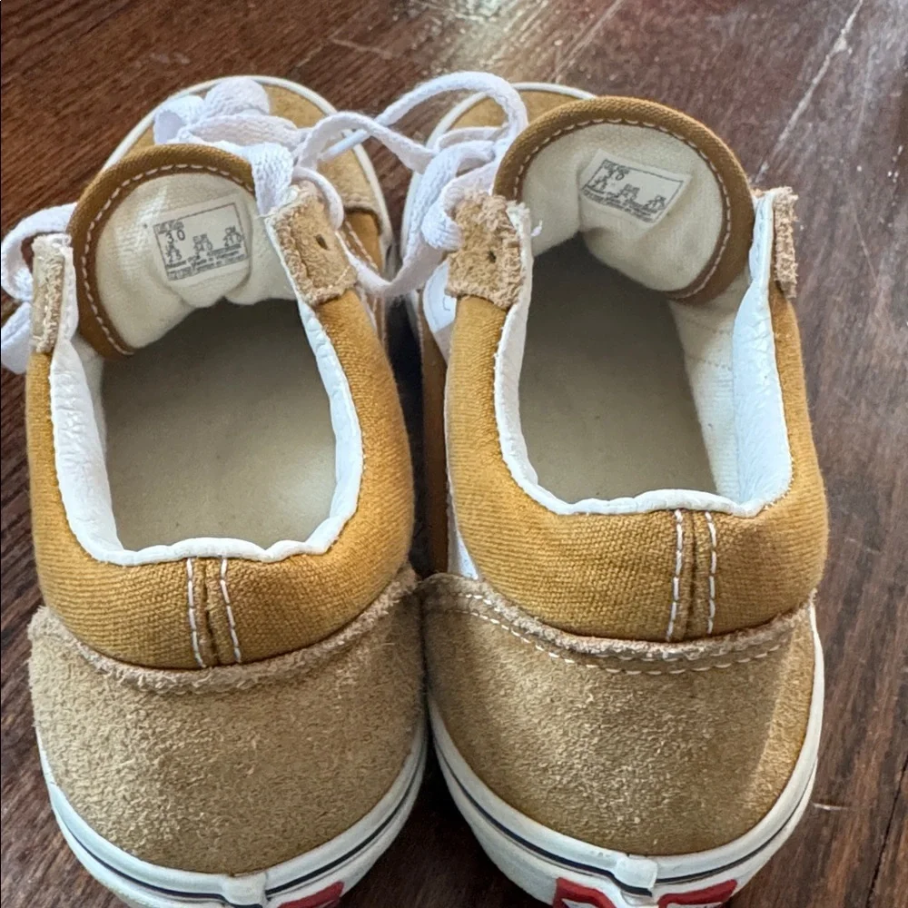 Vans Tan Kids Sneakers with White Laces size 3
